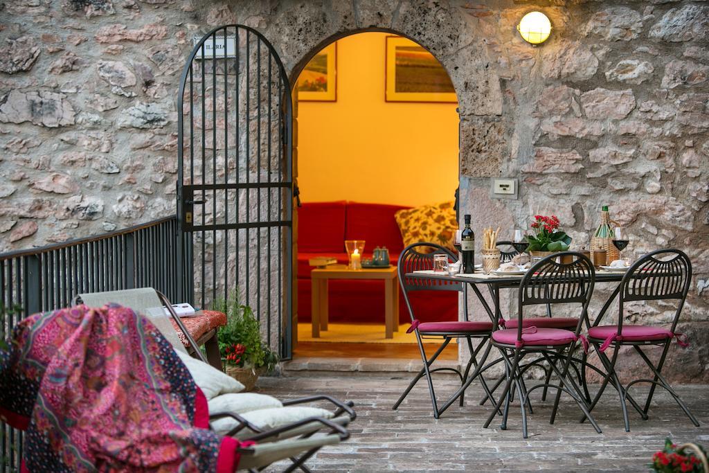 Residence Menotre Rasiglia Cameră foto